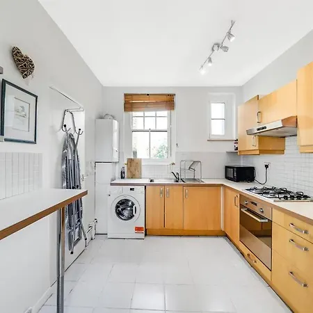 Modern 3 Bedroom Flat Near Camden Town